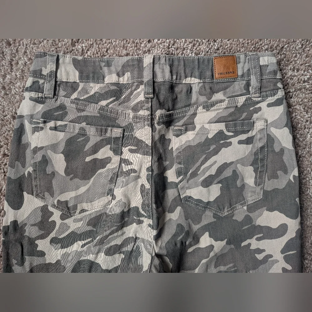 YMI Camouflage Distressed Skinny Stretch Jeans Size 11 - Picture 6 of 9